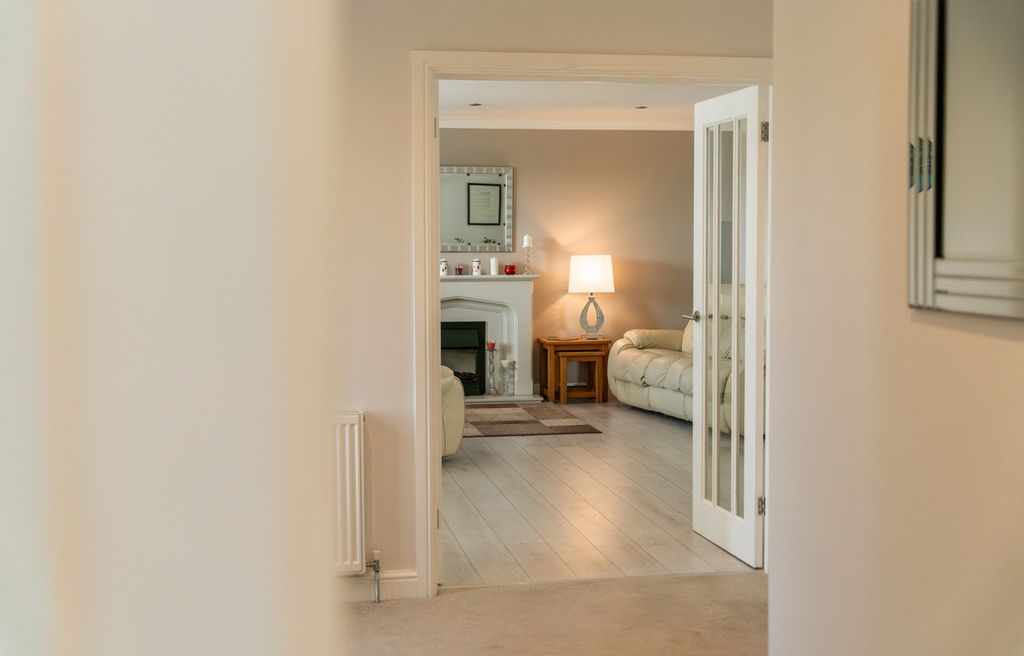 Property photo 2 of 21