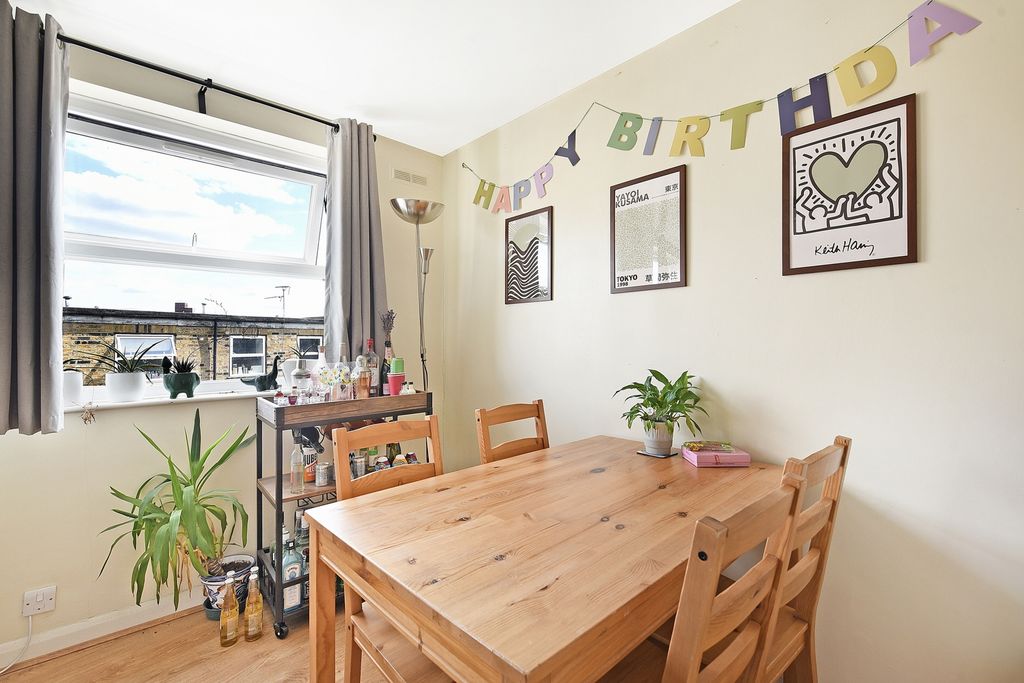 Property photo 3 of 10 Reception