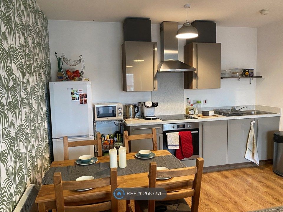 Property photo 3 of 6 Kitchen Dining