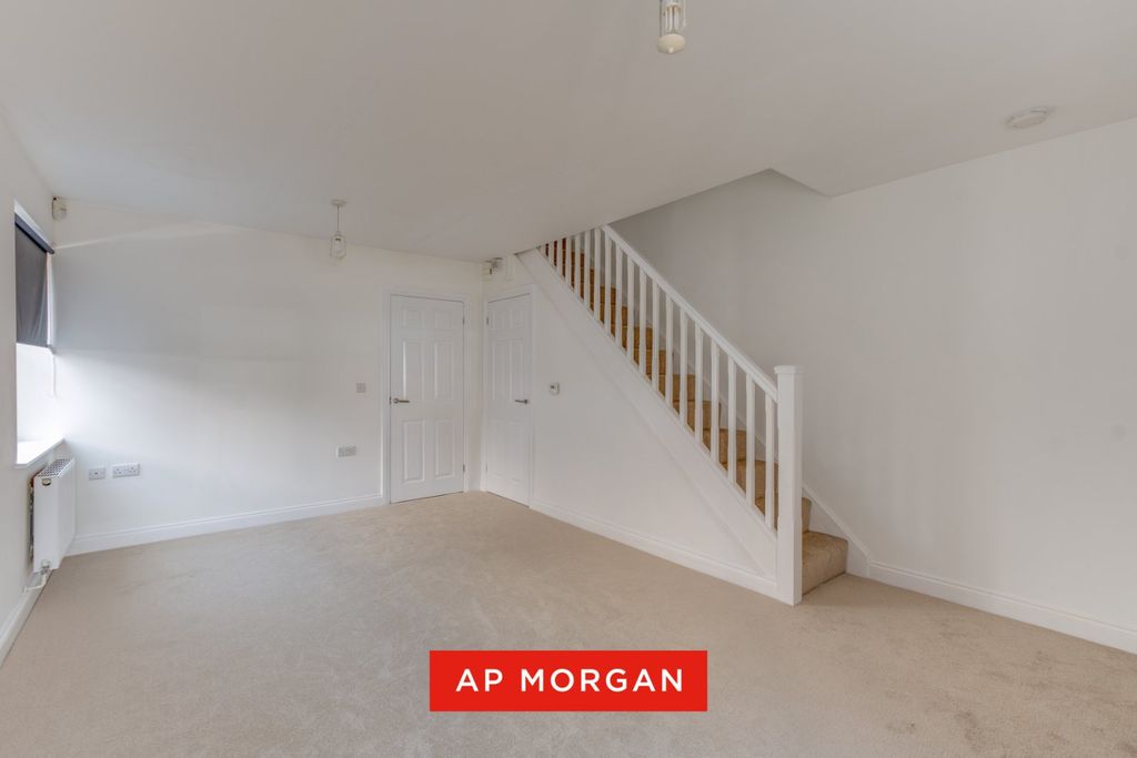 Property photo 3 of 15 Picture No. 18