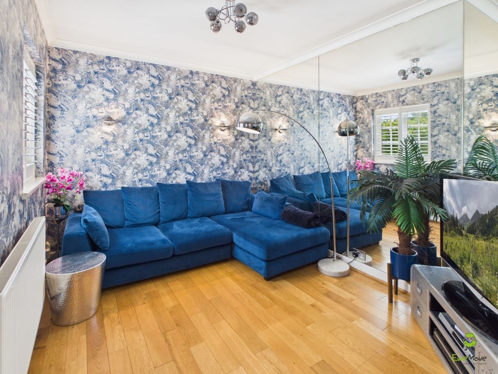 Property photo 2 of 18 Living Room Presented By James Hillier Of Ewemove