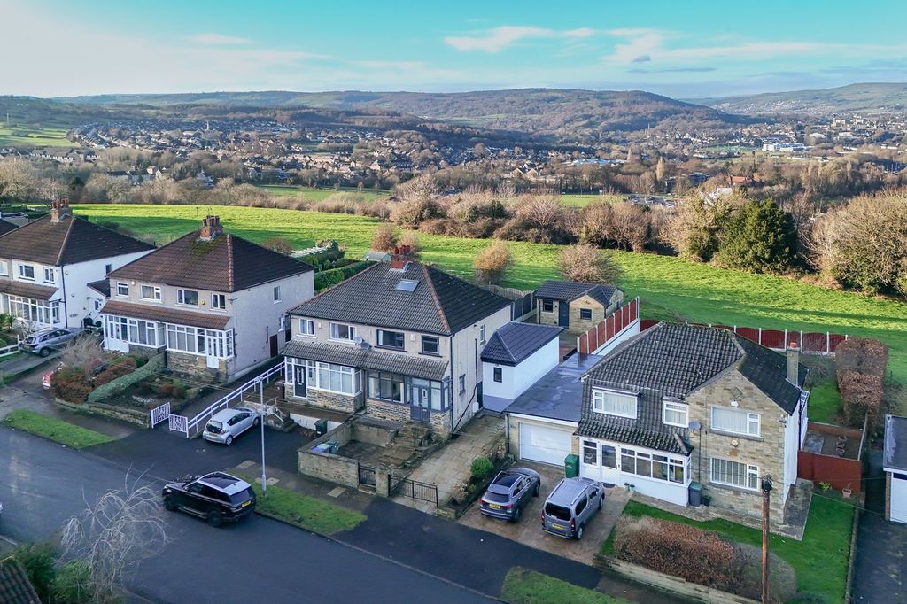 Property photo 1 of 53