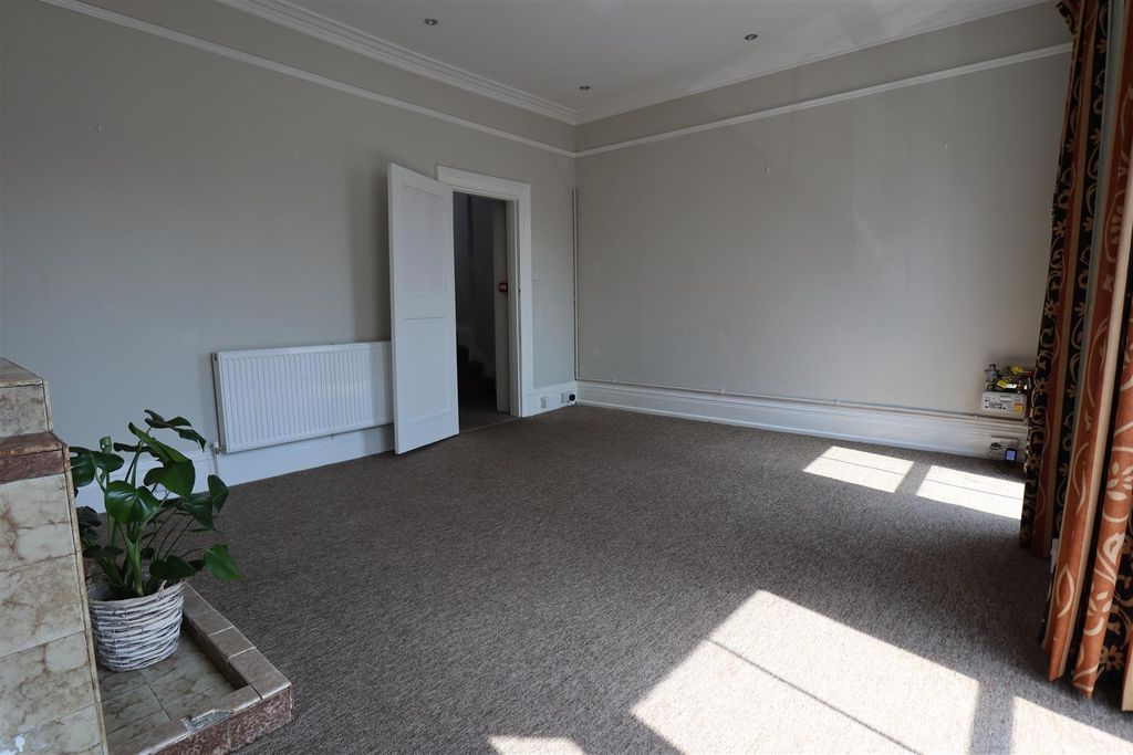 Property photo 2 of 16 Living Room