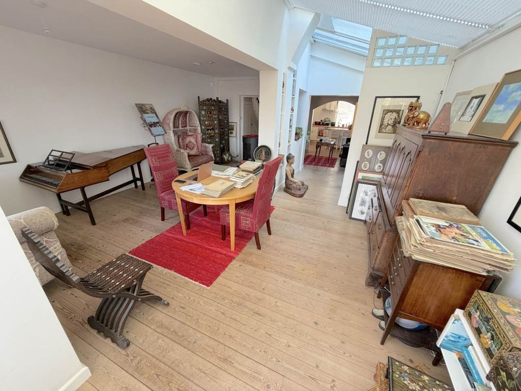 Property photo 3 of 20 Openplan