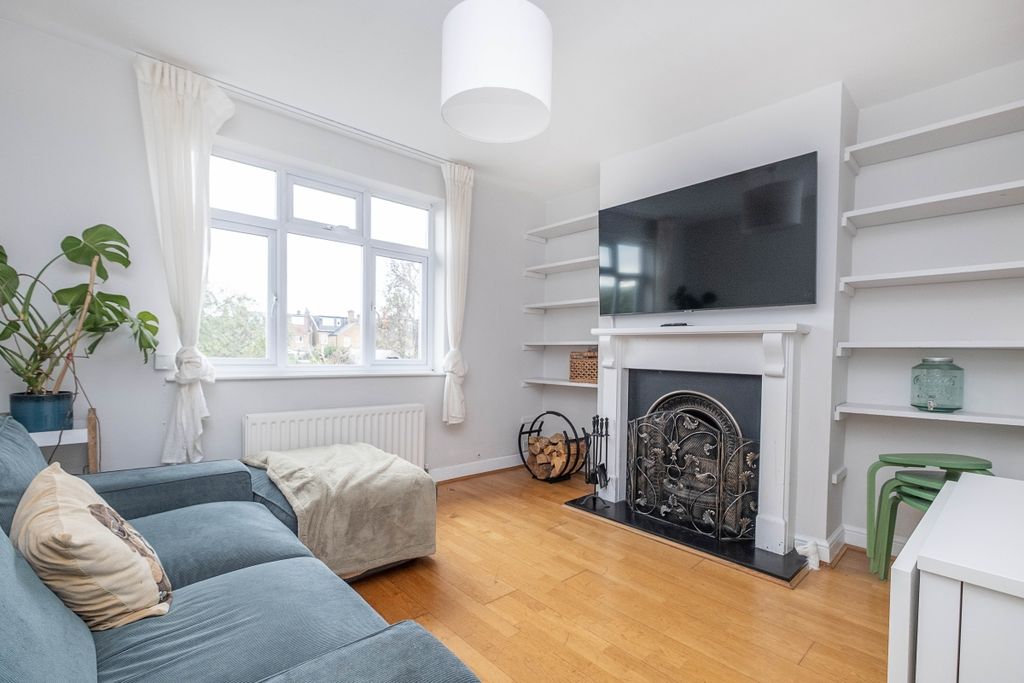 Property photo 3 of 9 Living