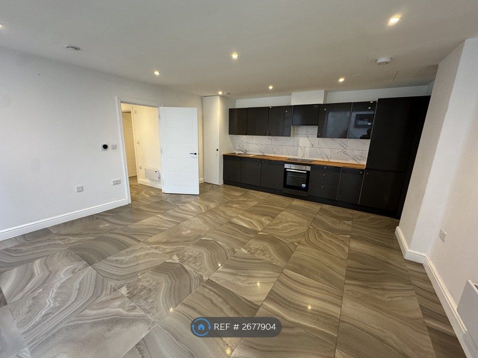 Property photo 1 of 6 Kitchen/Living