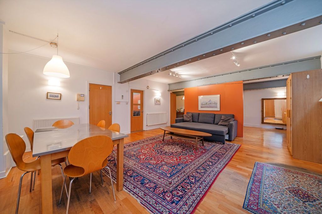 Property photo 2 of 5