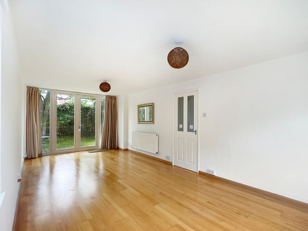 Property photo 2 of 7 Img330417Original