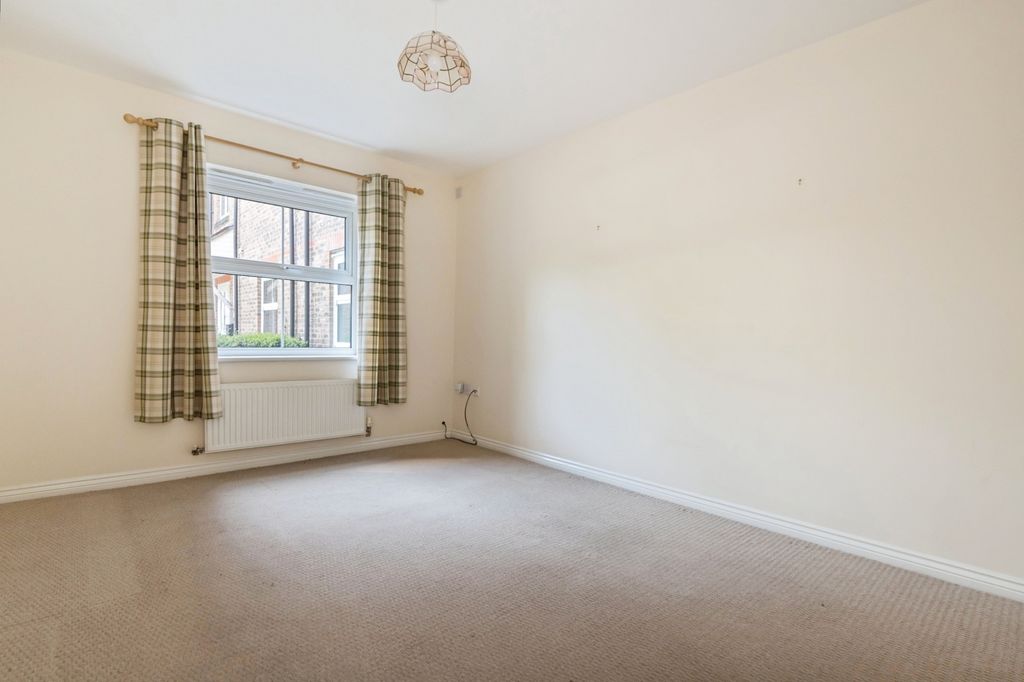 Property photo 3 of 17 Photo
