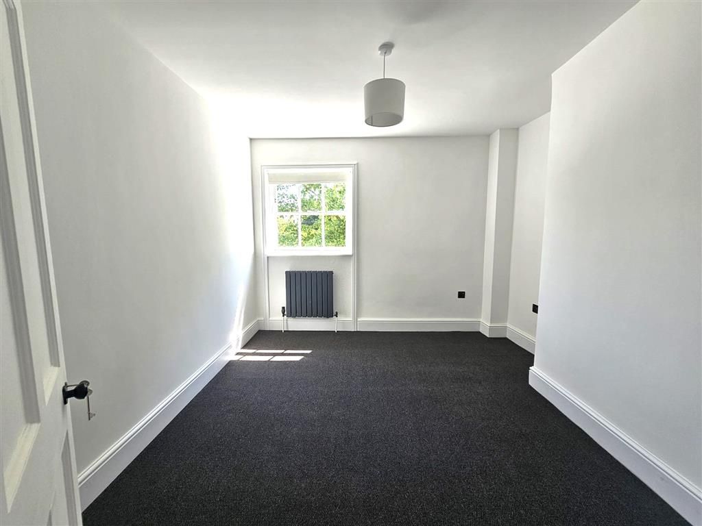 Property photo 3 of 9 Bedroom