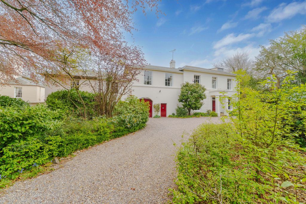 Property photo 2 of 48