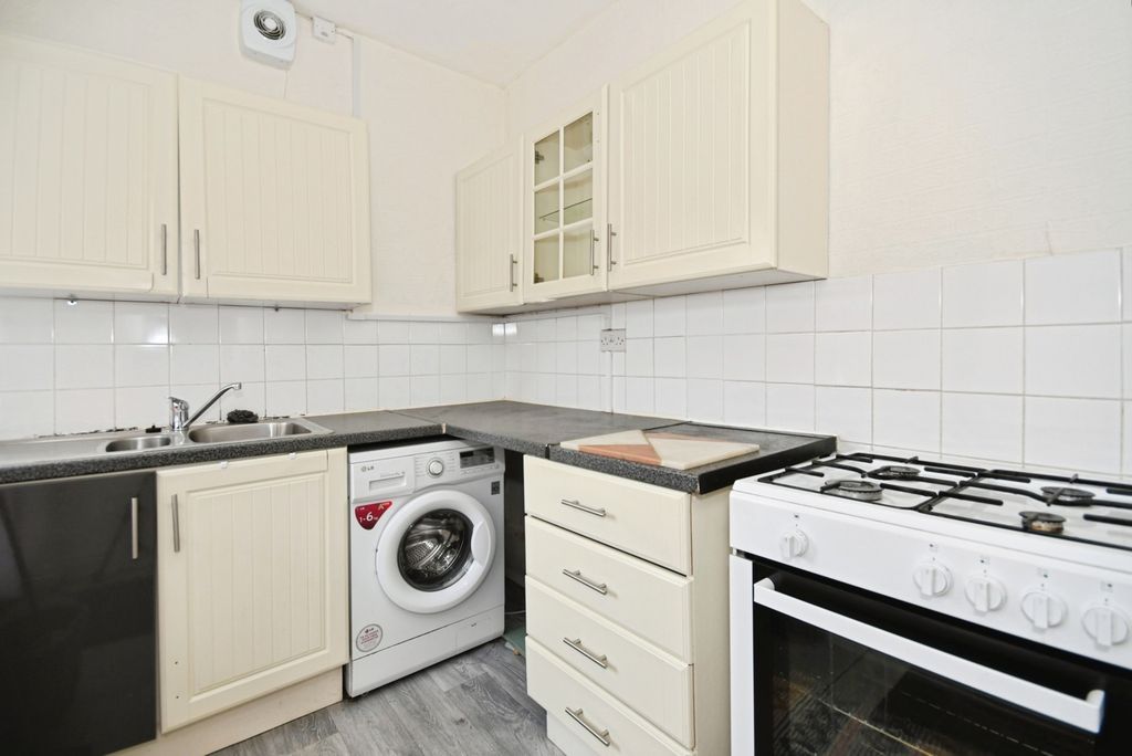 Property photo 2 of 17 Photo