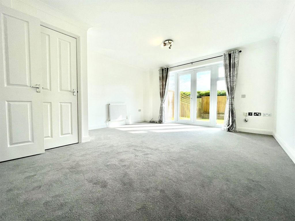 Property photo 3 of 9 Picture No. 13