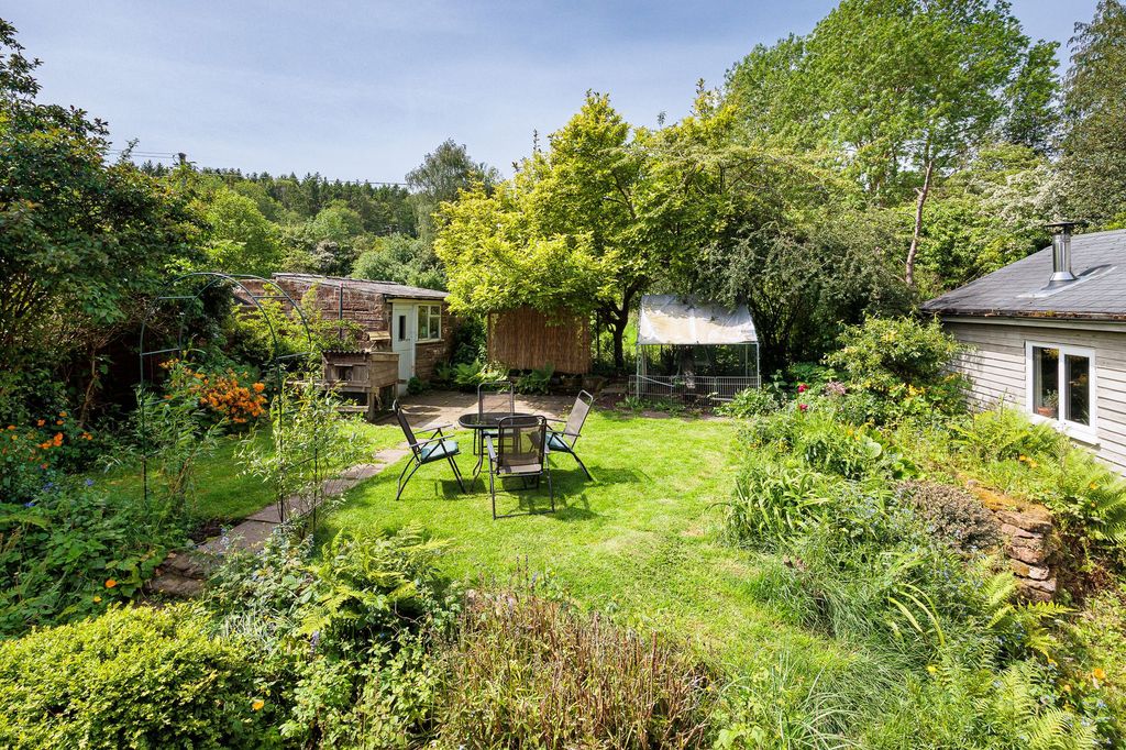 Property photo 3 of 31