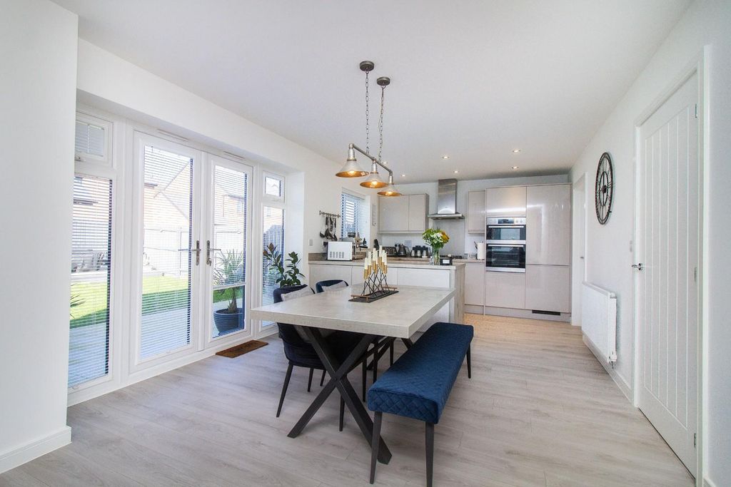 Property photo 2 of 12 Kicthen / Dining Room