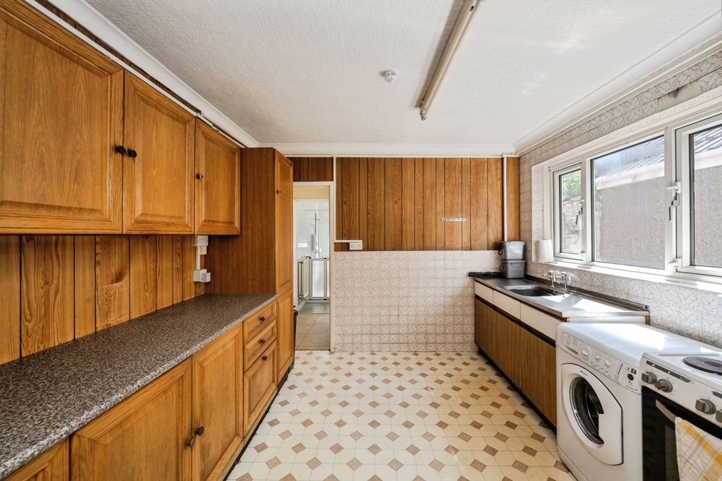 Property photo 3 of 16 Pbox-Img.Jpg