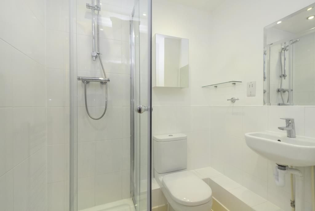 Property photo 3 of 8 Bathroom