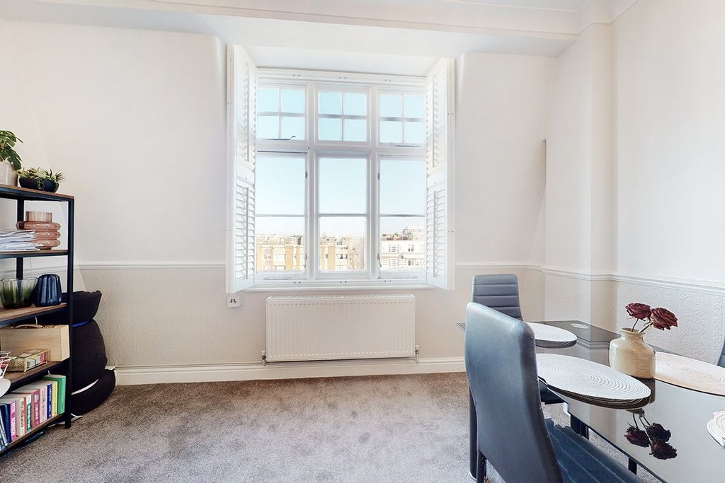 Property photo 3 of 17 Picture No. 05