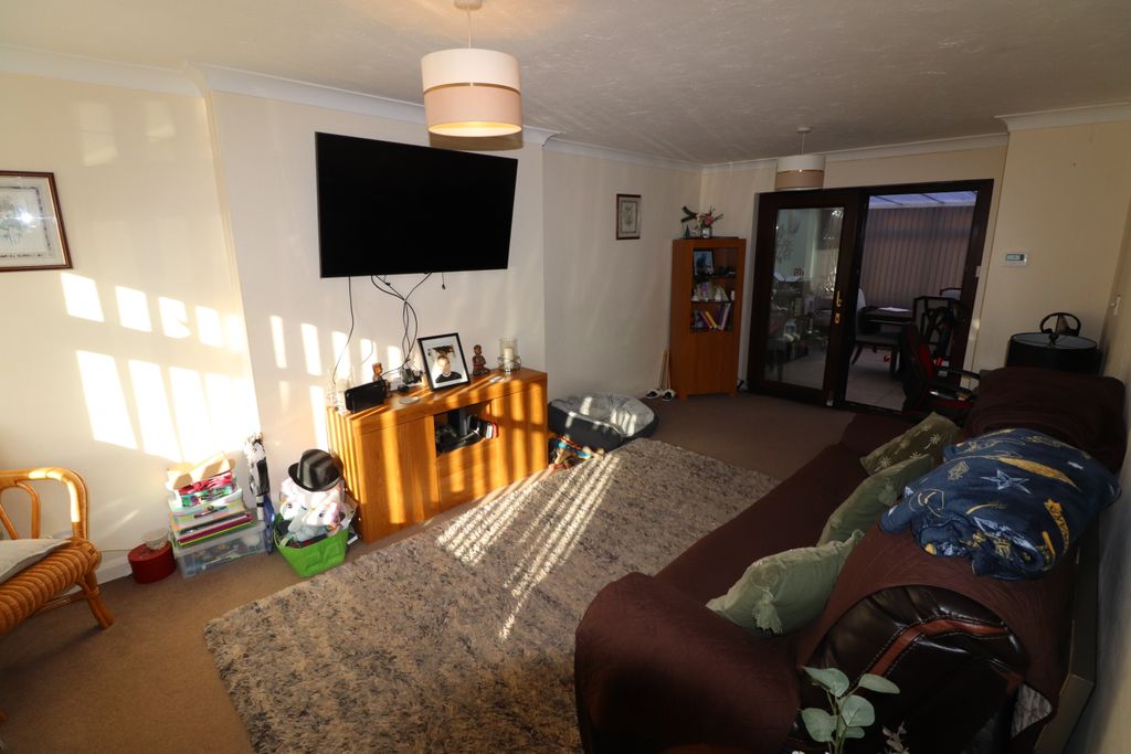 Property photo 3 of 12