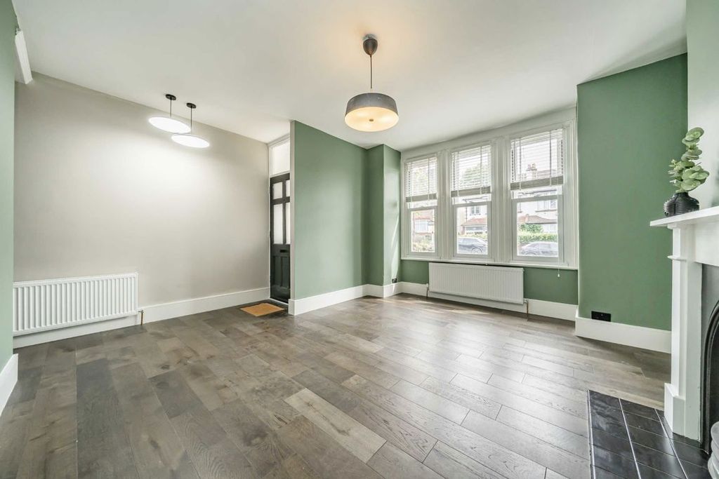 Property photo 2 of 7