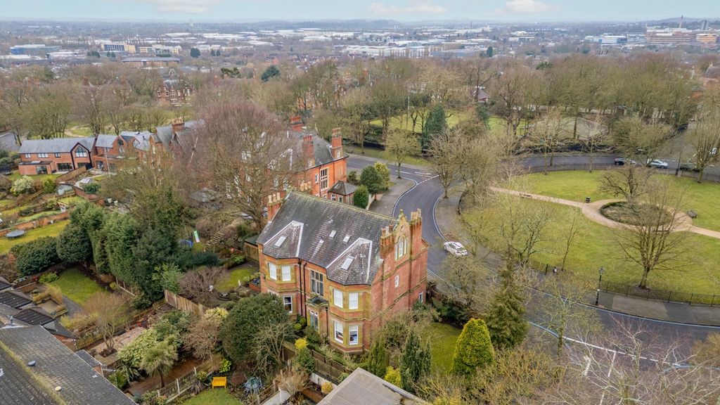 Property photo 1 of 28 Front (Exterior)