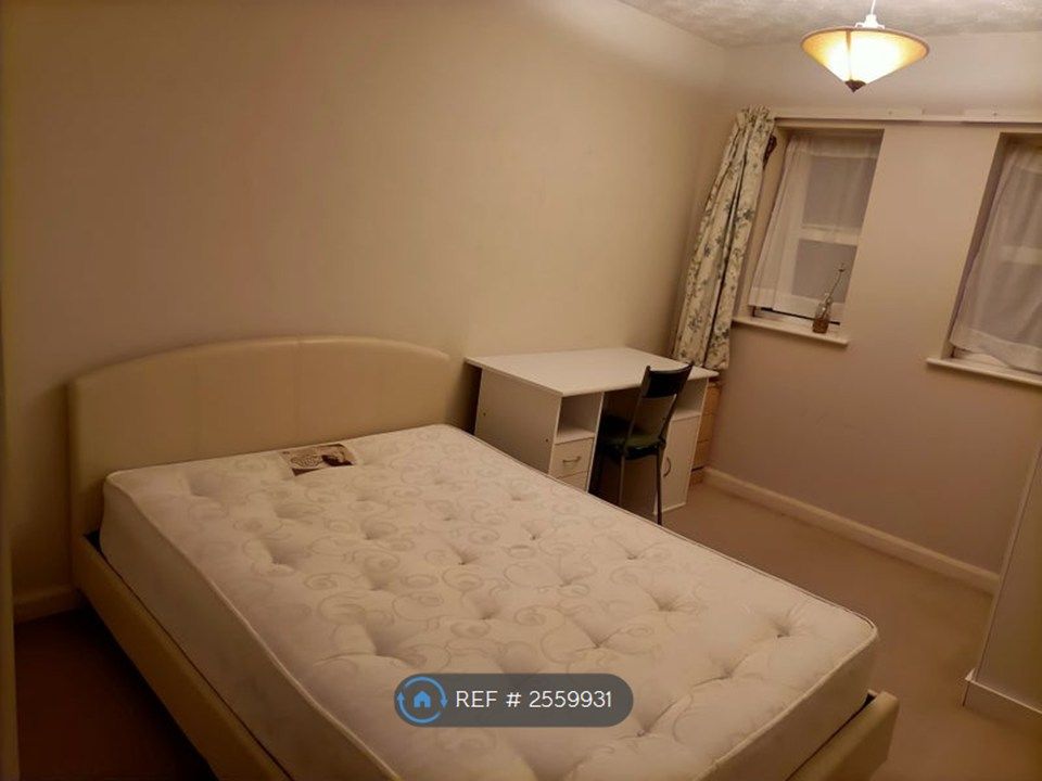 Property photo 1 of 8 Bedroom1