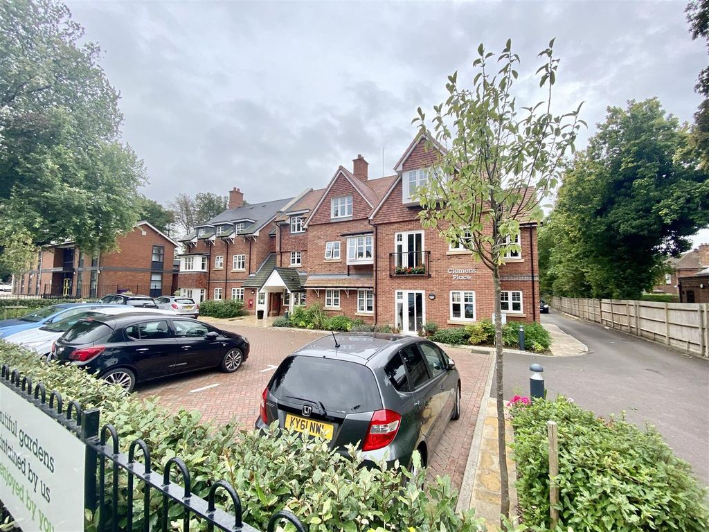 Property photo 1 of 9 Front