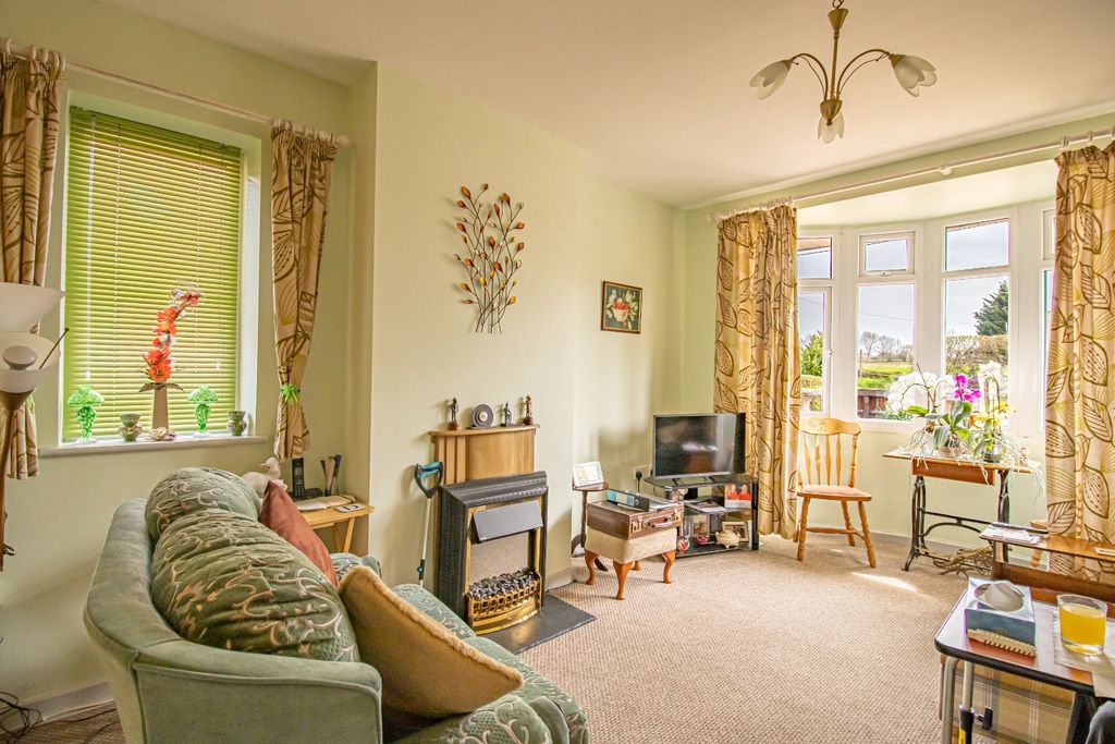 Property photo 2 of 20 4988834