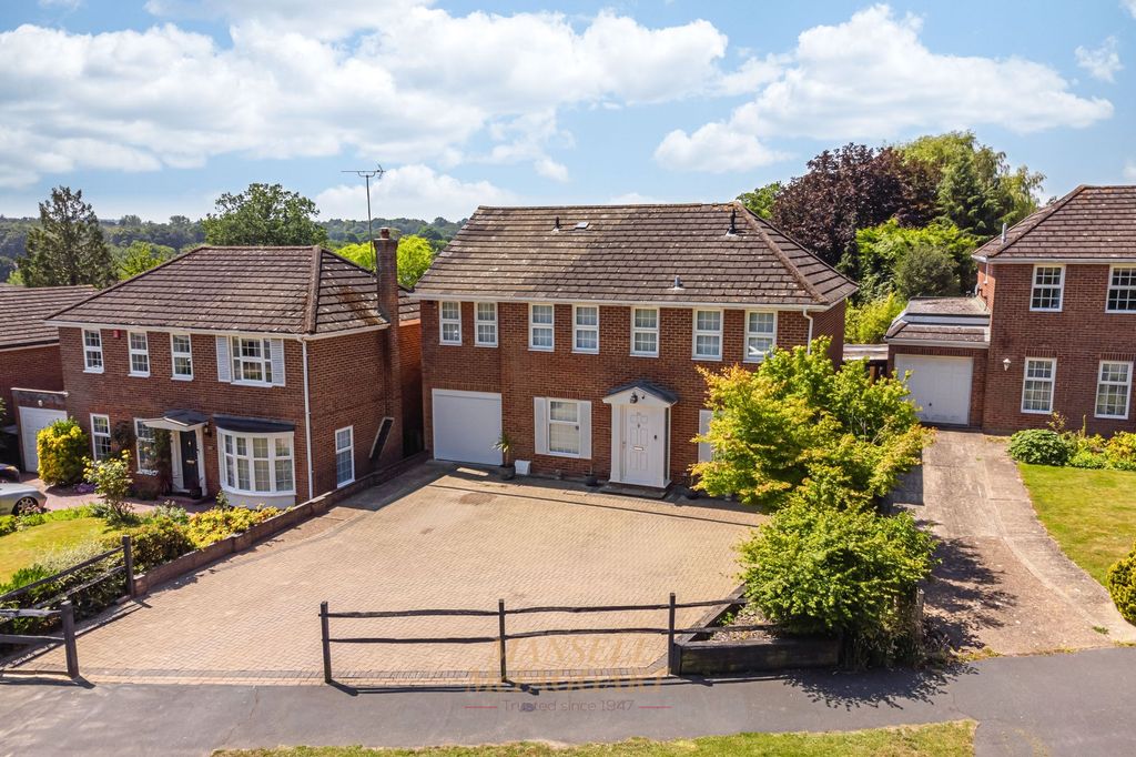 Property photo 1 of 32