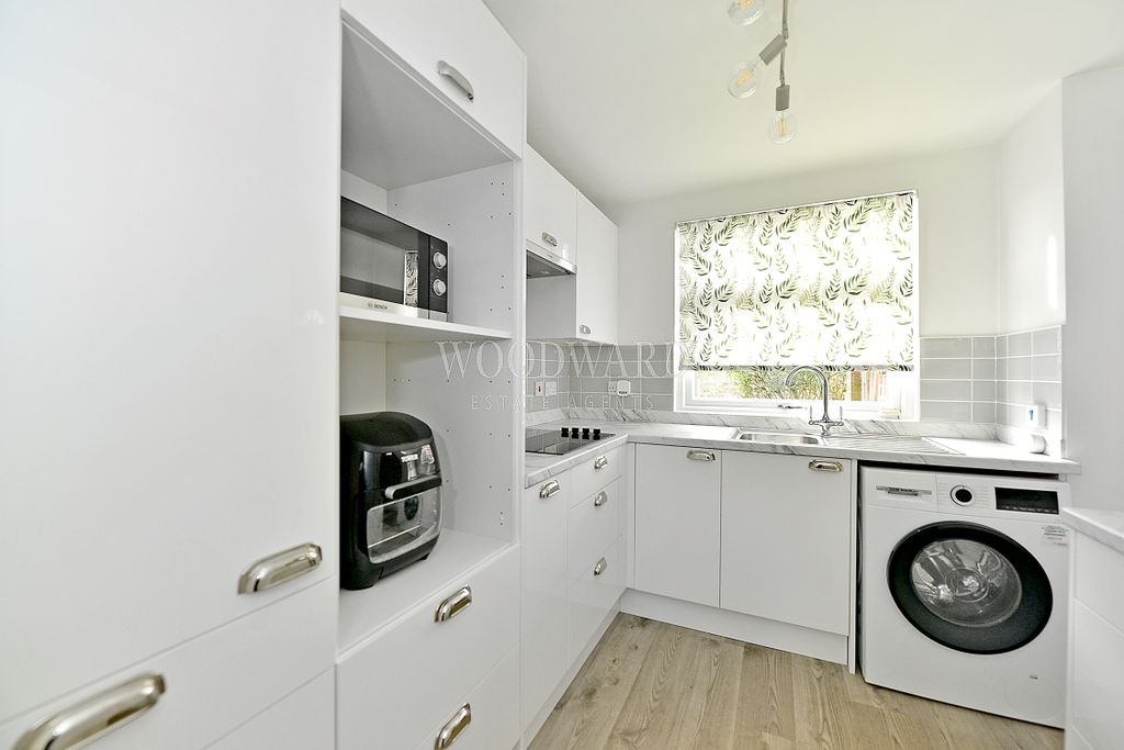 Property photo 2 of 20 Kitchen