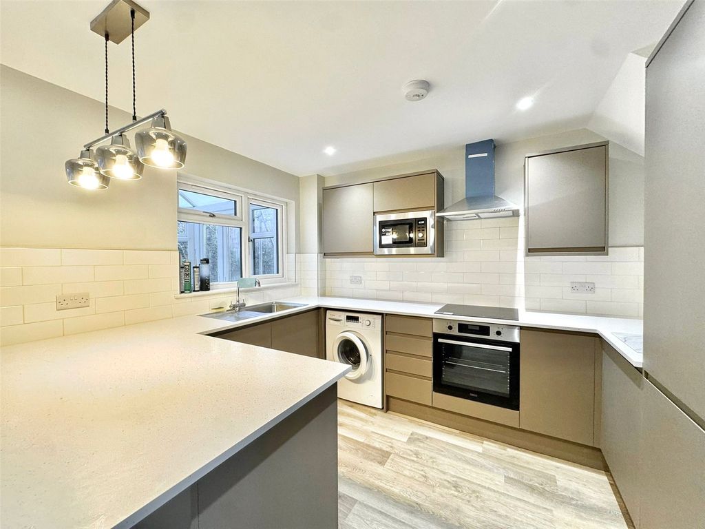 Property photo 2 of 11 Picture No. 44