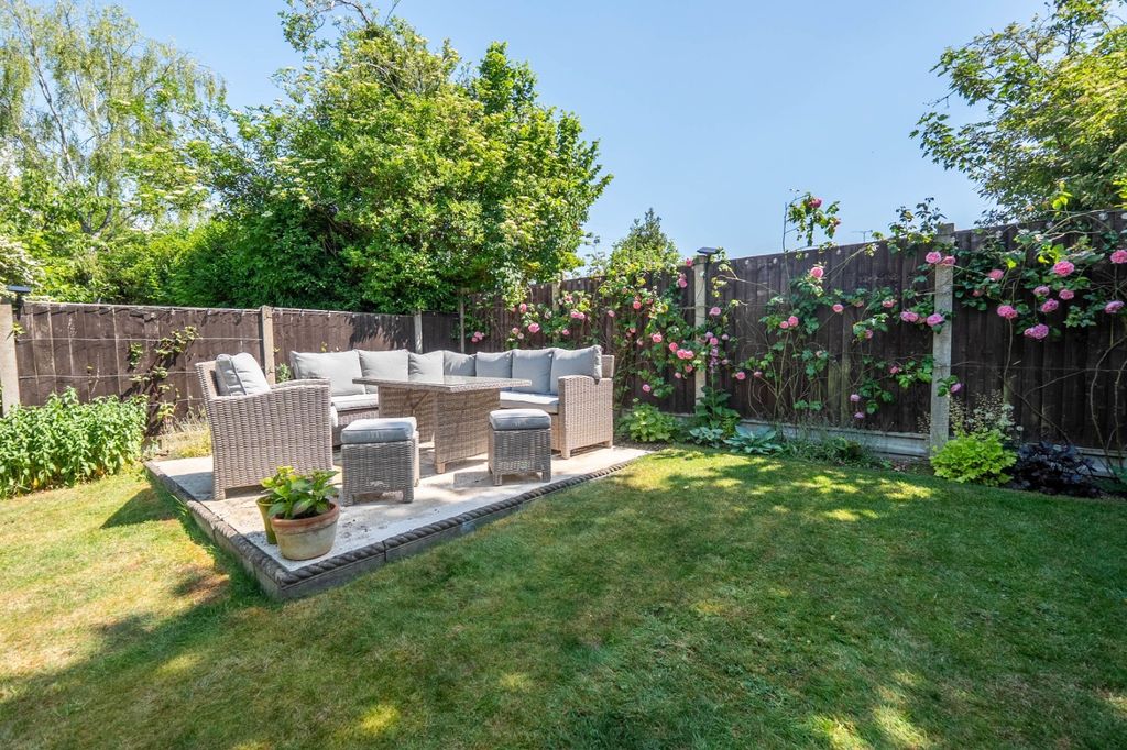 Additional image 19 of 3 bed semi-detached house for saleBarton Avenue, Dunstable, Bedfordshire LU5