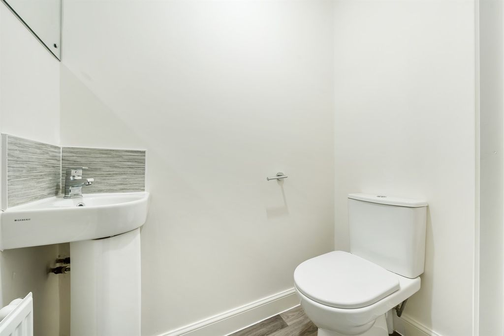 Property photo 3 of 12 (Main)