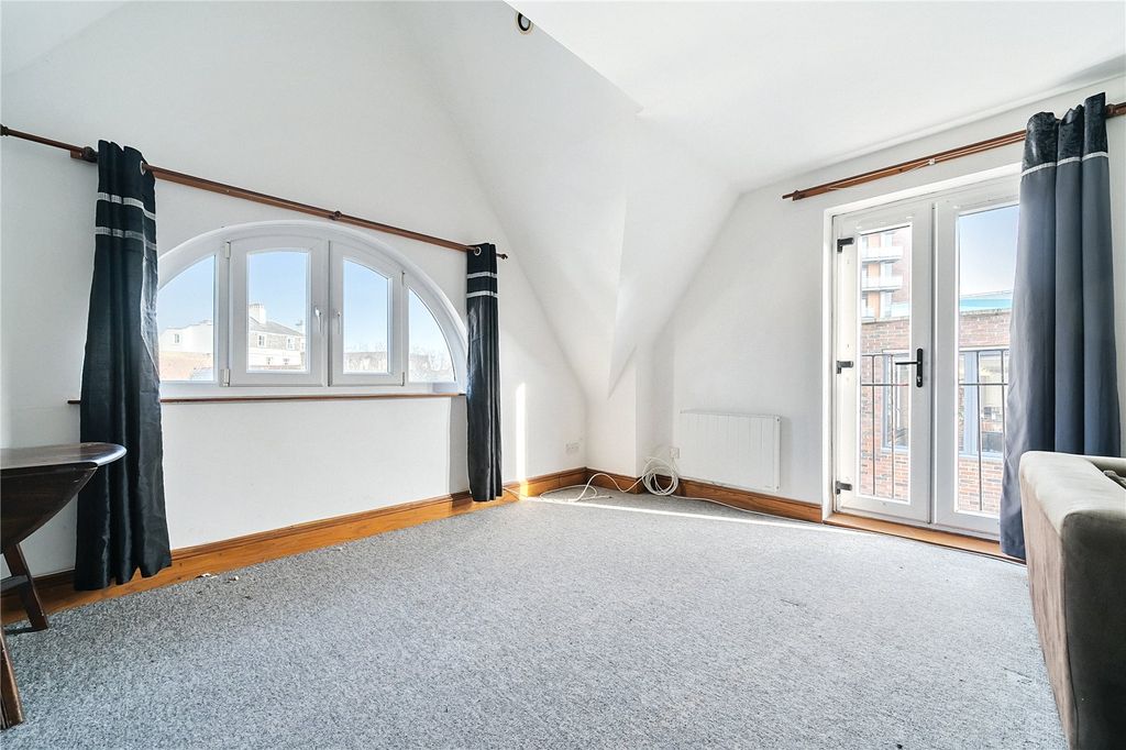 Property photo 3 of 11 Picture No. 48