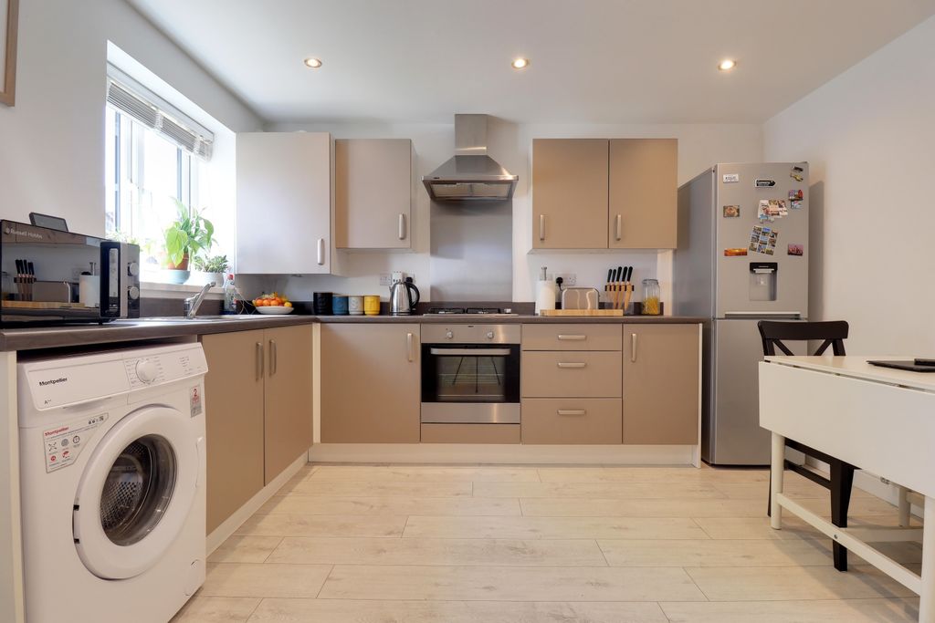 Property photo 3 of 22 3- Rob Hammond Ewemove Pontefract