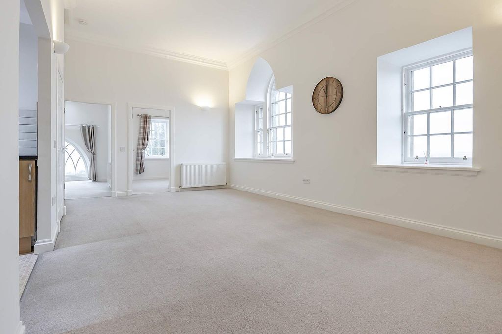 Property photo 3 of 17 Living Room/Diner