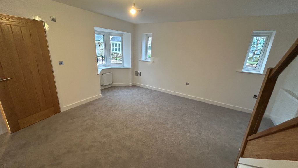 Property photo 3 of 10 Living Room