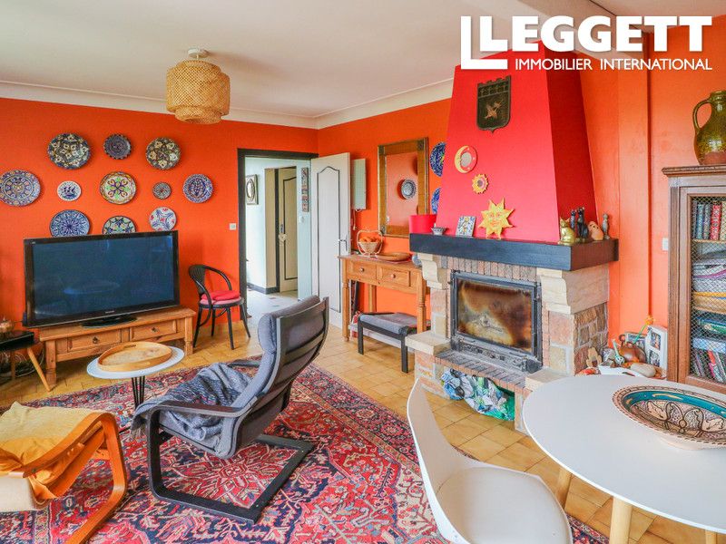 Property photo 2 of 10