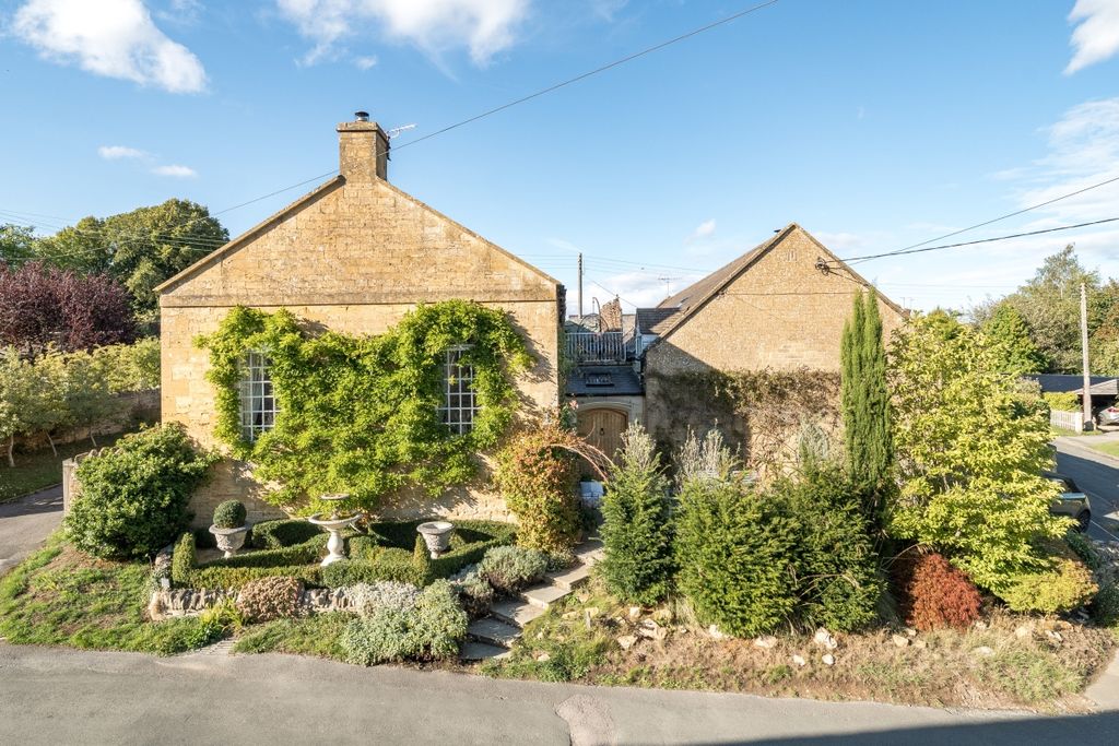 Property photo 2 of 20