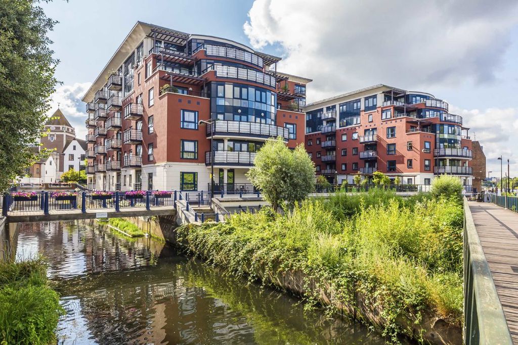 Property photo 1 of 5