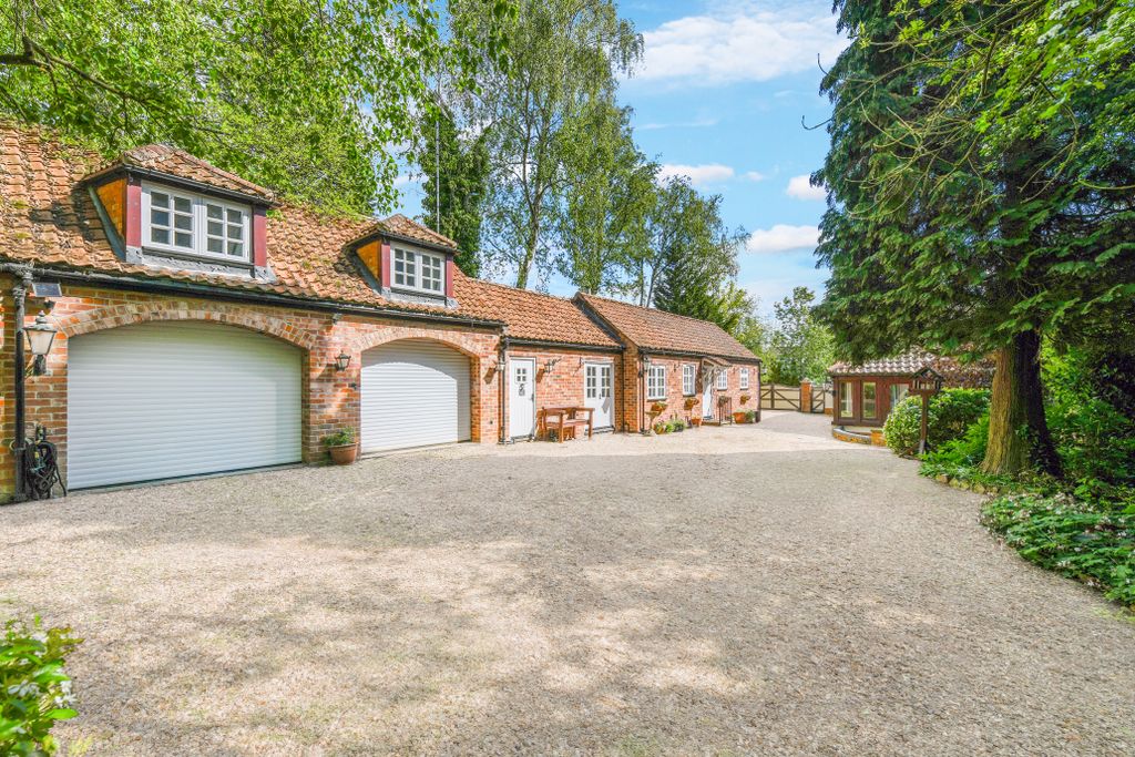 Property photo 3 of 65