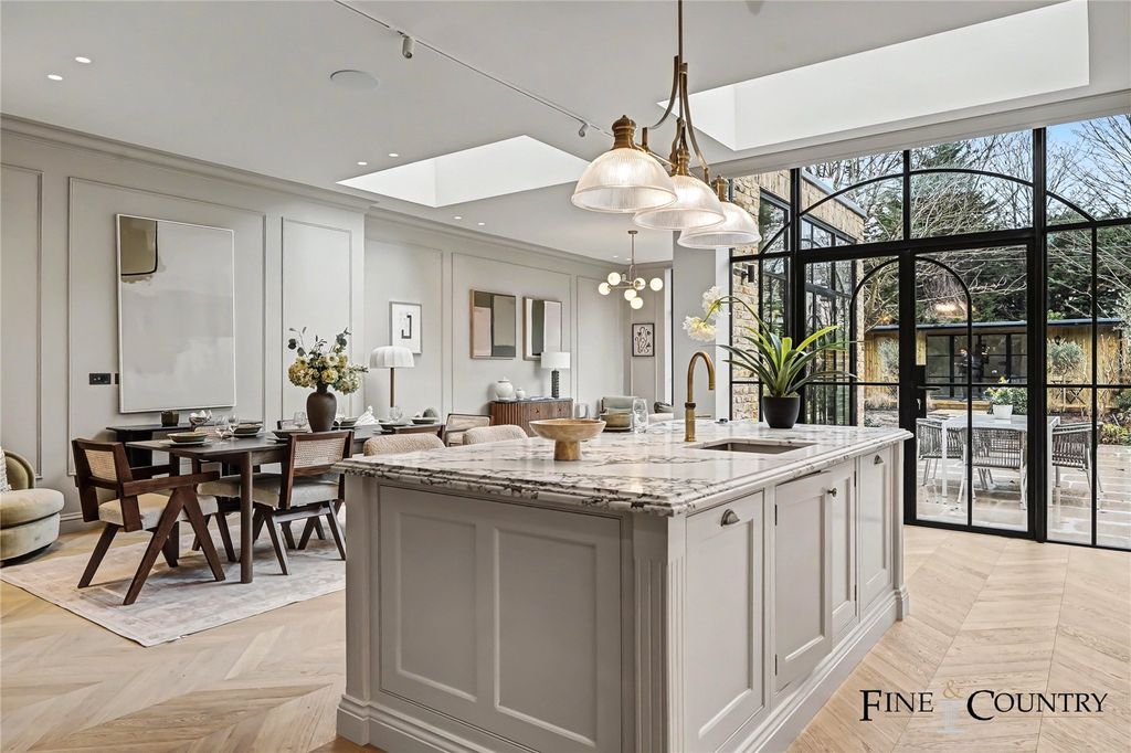 Property photo 1 of 33 Picture No. 25