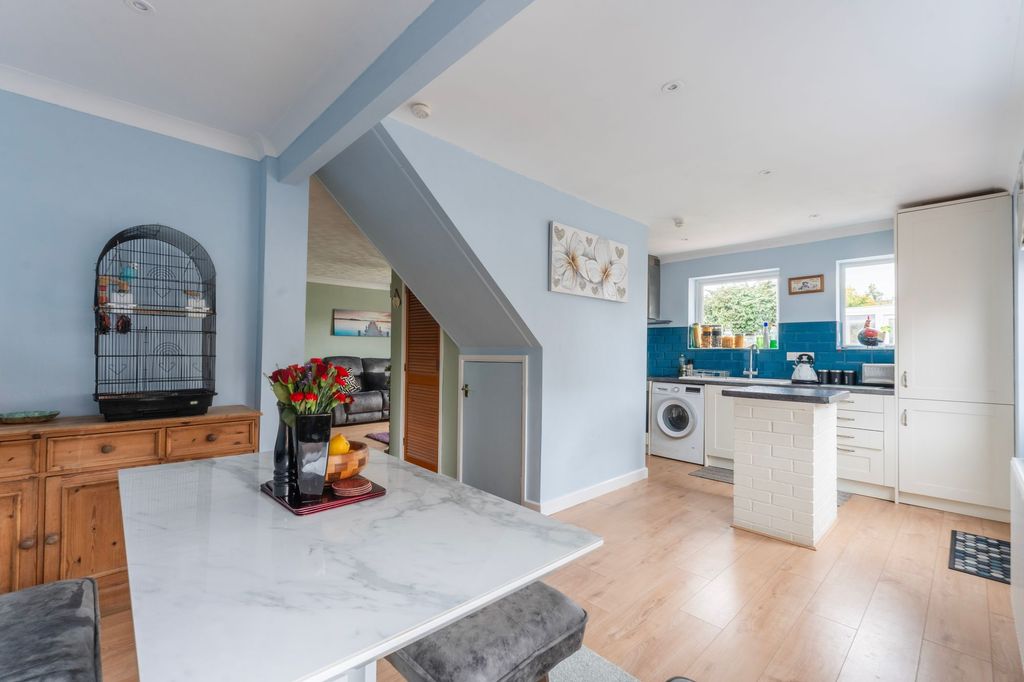 Property photo 2 of 21