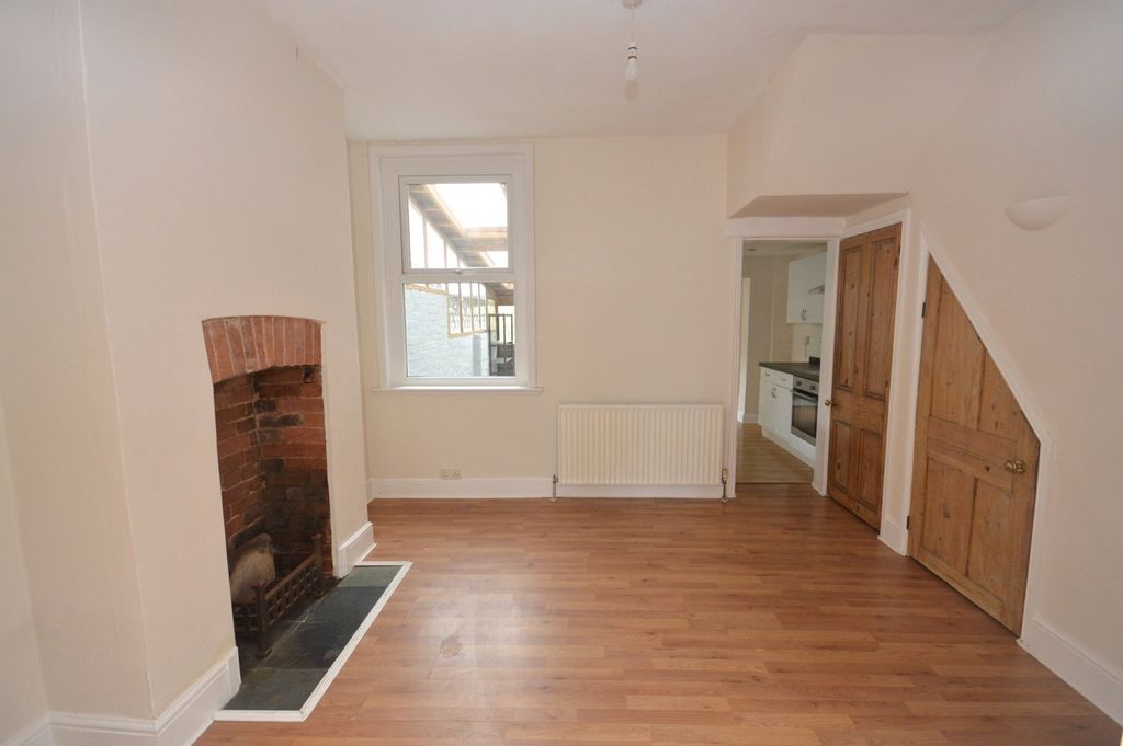 Property photo 3 of 11 3 - Dining Room