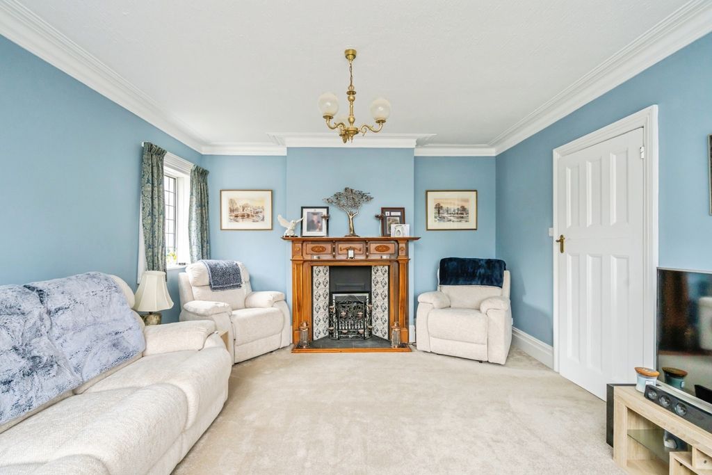 Property photo 3 of 19 Pbox-Img.Jpg