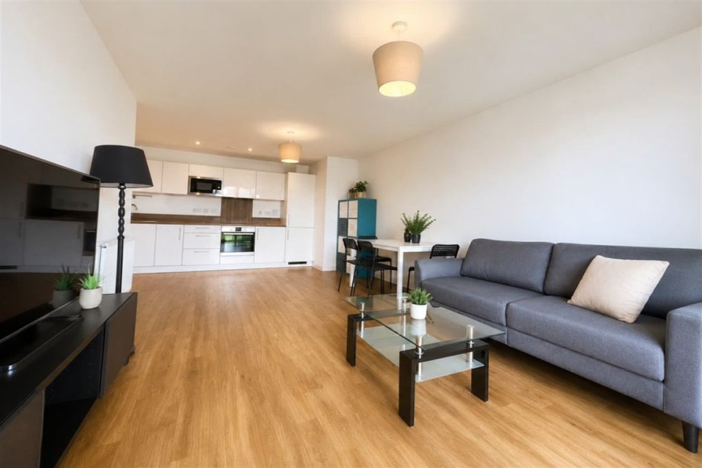 Property photo 1 of 12 (Main)