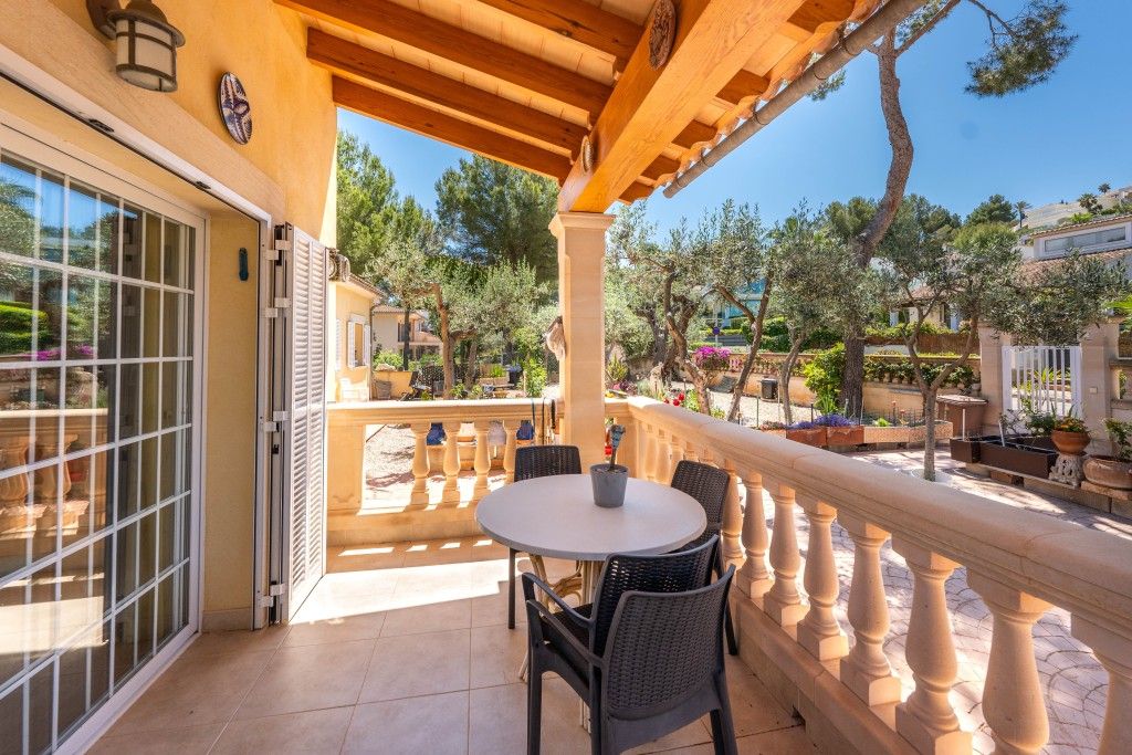 Property photo 3 of 14 Covered Terrace (1)