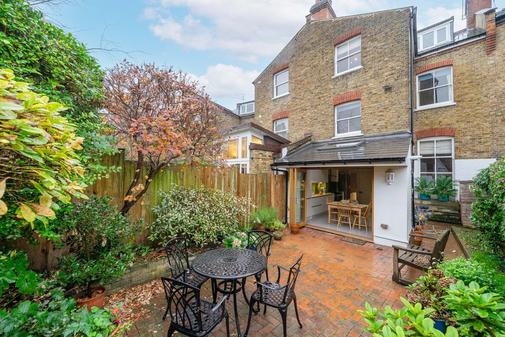 Property photo 2 of 16