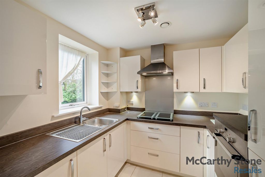 Property photo 2 of 17 Kitchen