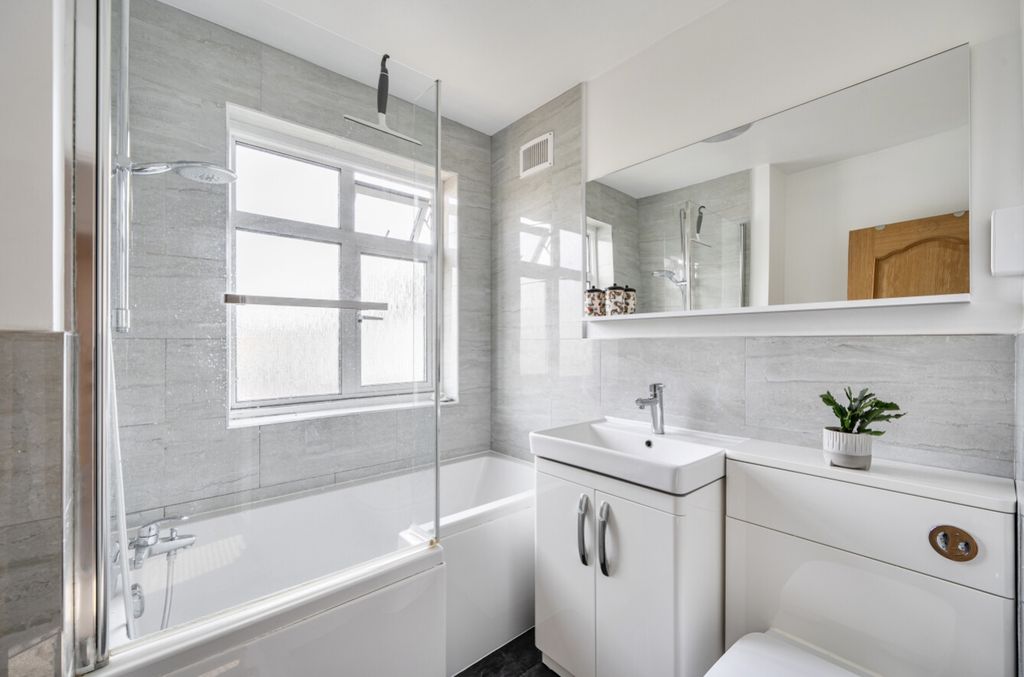 Property photo 2 of 12 1431783-20-69Bd3432Eccd7